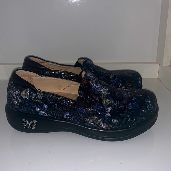 Alegria blue patterned comfortable shoes size 5.5 - Picture 1 of 6